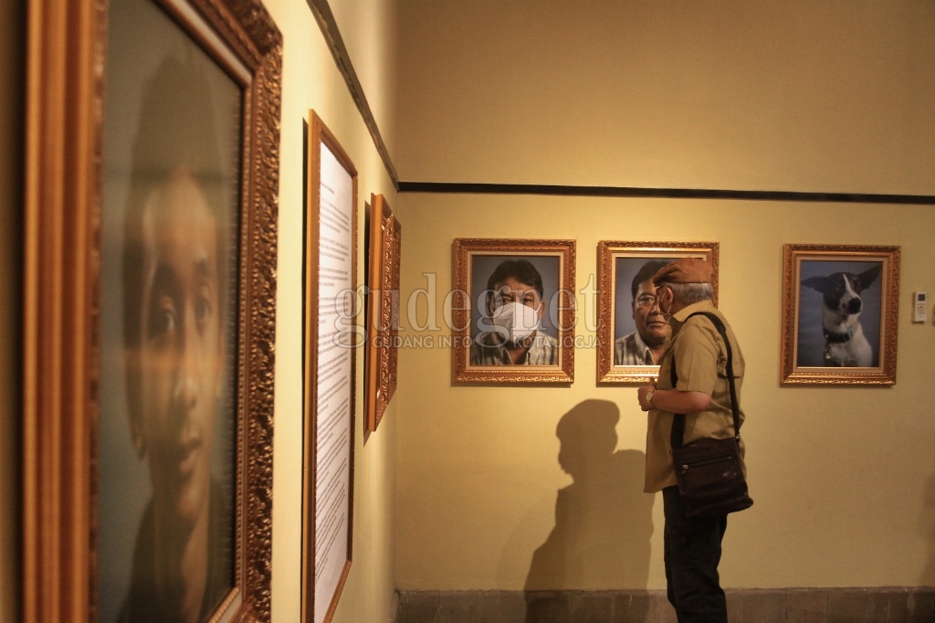 Berjarak, Pameran Fotografi Kisah Dua Jurnalis Foto di Masa Pandemi Berjarak, Pameran Fotografi Kisah Dua Jurnalis Foto di Masa Pandemi