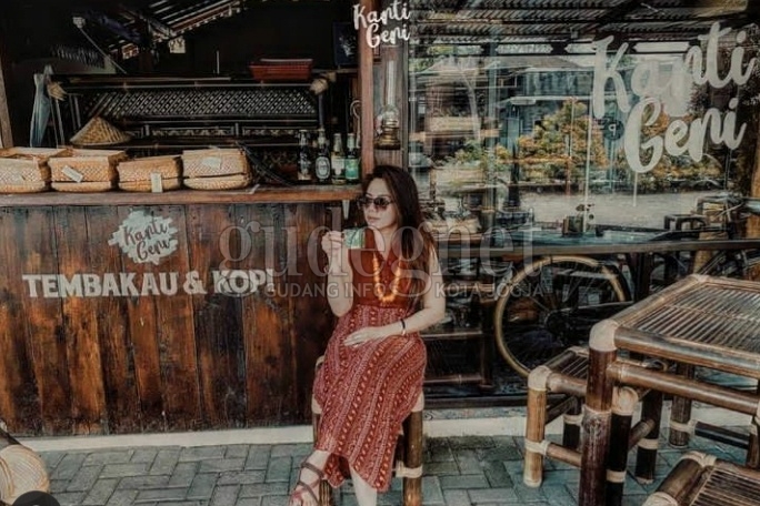 Kedai Kantigeni, Sajian Kopi Tubruk dan Tembakau Khas Nusantara Kedai Kantigeni, Sajian Kopi Tubruk dan Tembakau Khas Nusantara