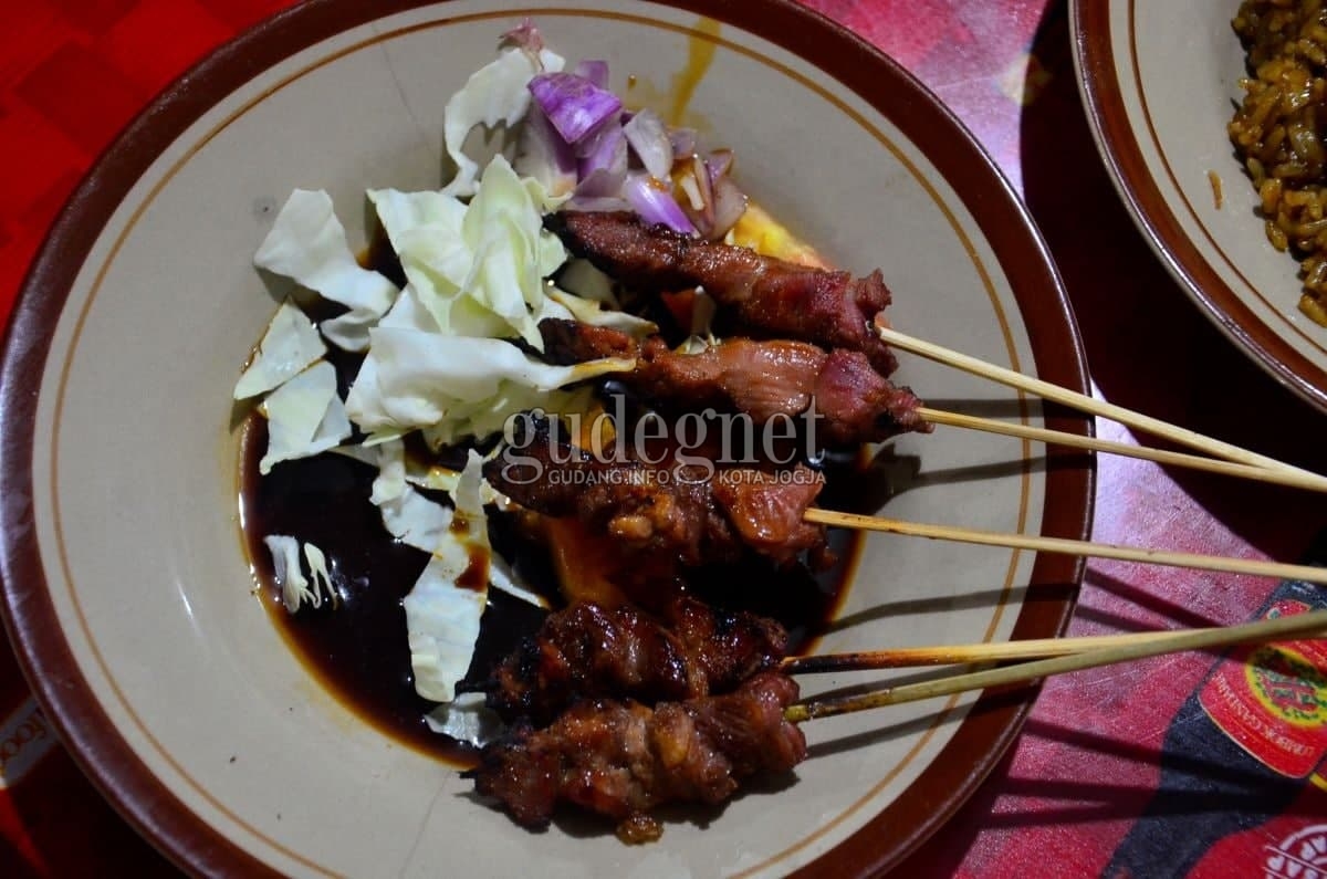 Rekomendasi 4 Tempat untuk Menyantap Olahan Daging Kambing Rekomendasi 4 Tempat untuk Menyantap Olahan Daging Kambing