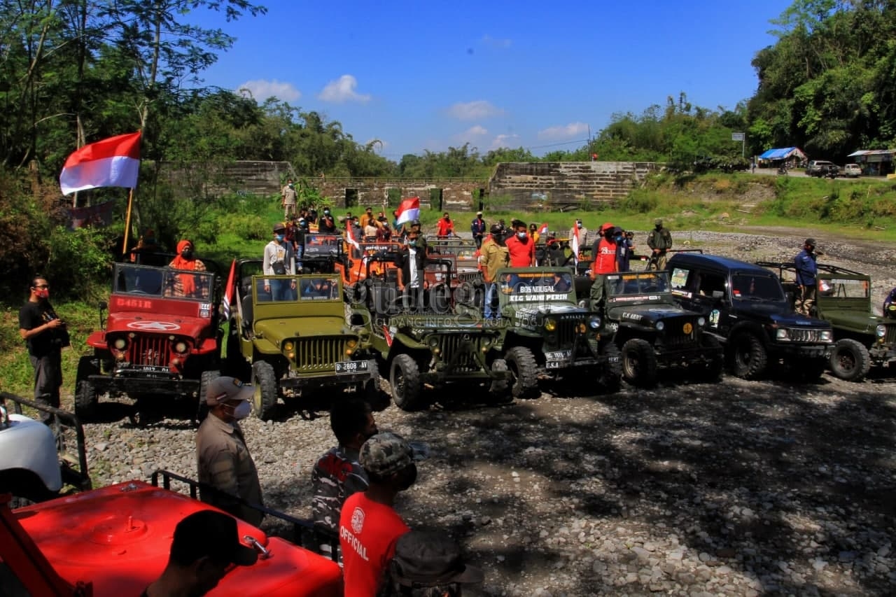 Pengelola Wisata Sleman Lakukan Bersih-bersih 'Reresik Dayoh e Teko' Pengelola Wisata Sleman Lakukan Bersih-bersih 'Reresik Dayoh e Teko'