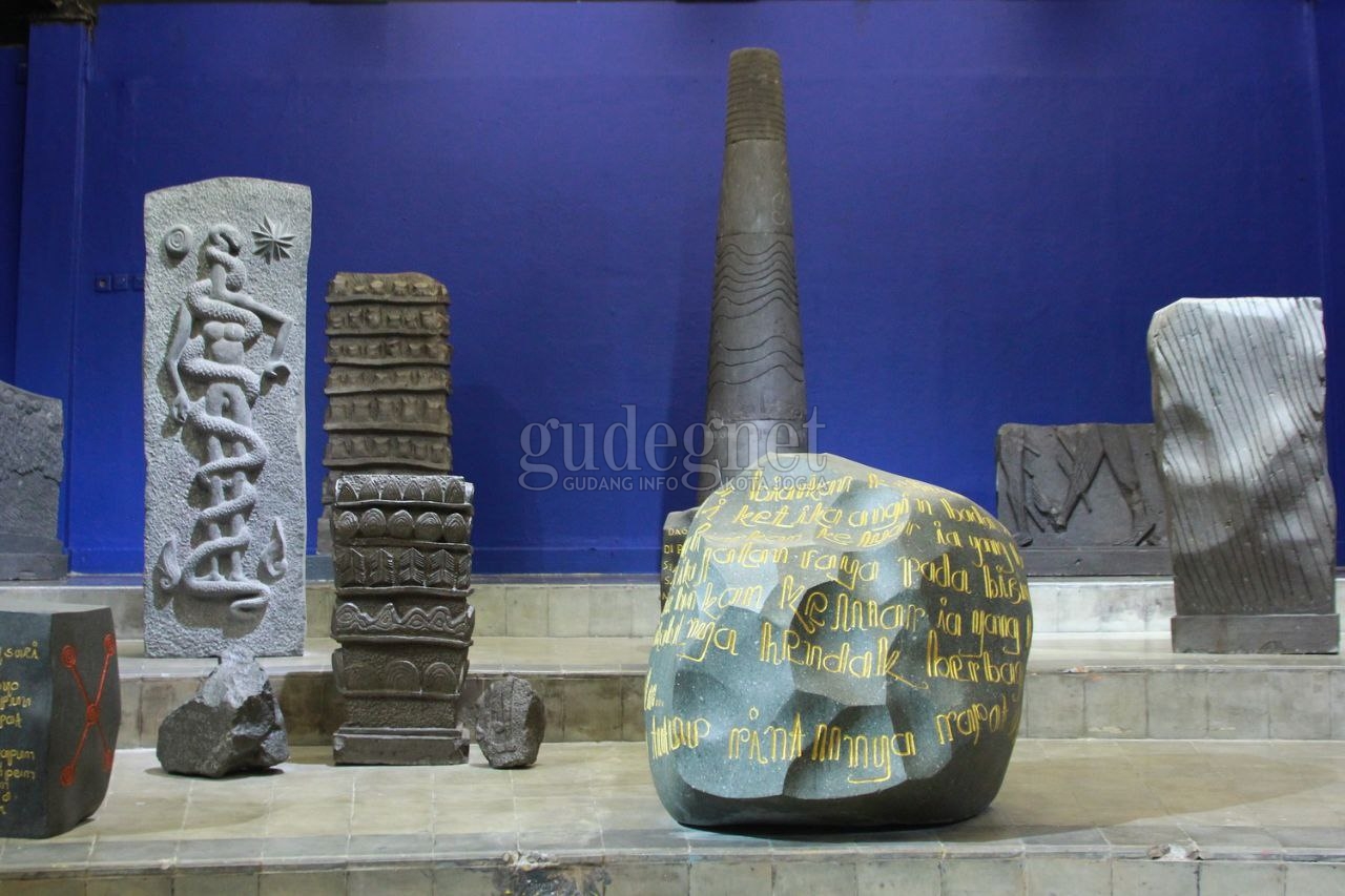 The Archeology Story, Ketika Btara Guru Mengendarai Peluru Kendali The Archeology Story, Ketika Btara Guru Mengendarai Peluru Kendali