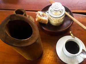 Unik, Kopi Bumbung Sajikan Kopi dalam Bambu