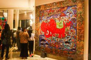 Pameran Erica Hestu Wahyuni ‘Soul Odyssey Journal’ Hadirkan Warna-warna Ceria