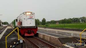 KAI Operasikan Kereta Api Luar Biasa 