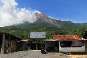 Terjadi Rekahan di Puncak Merapi, Magma Semakin Dekat Permukaan