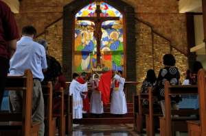 Misa Jumat Agung Gereja Baciro Digelar Luring dengan Prokes Ketat