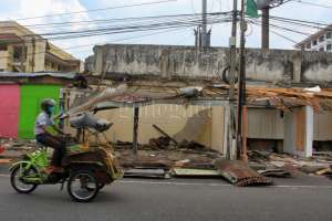 Ini Tujuan Dibongkarnya Kios PKL Sepatu di Jalan Mataram